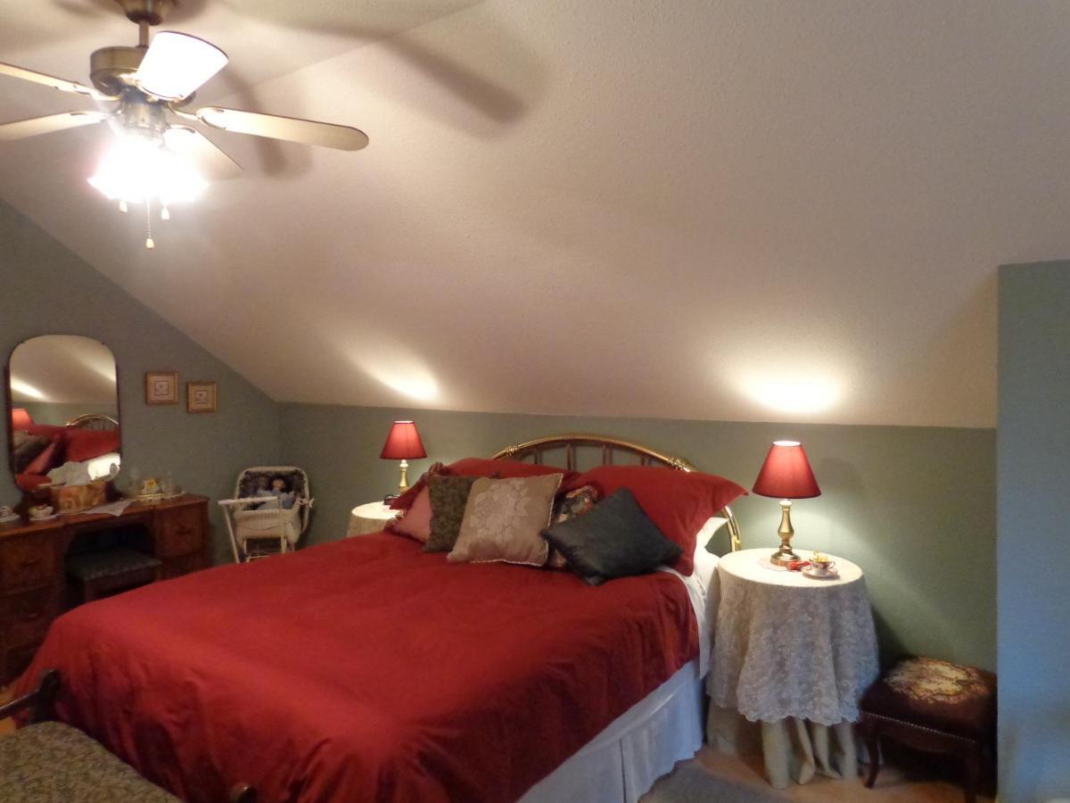 Tea Cozy Bed & Breakfast Qualicum Beach Exterior photo