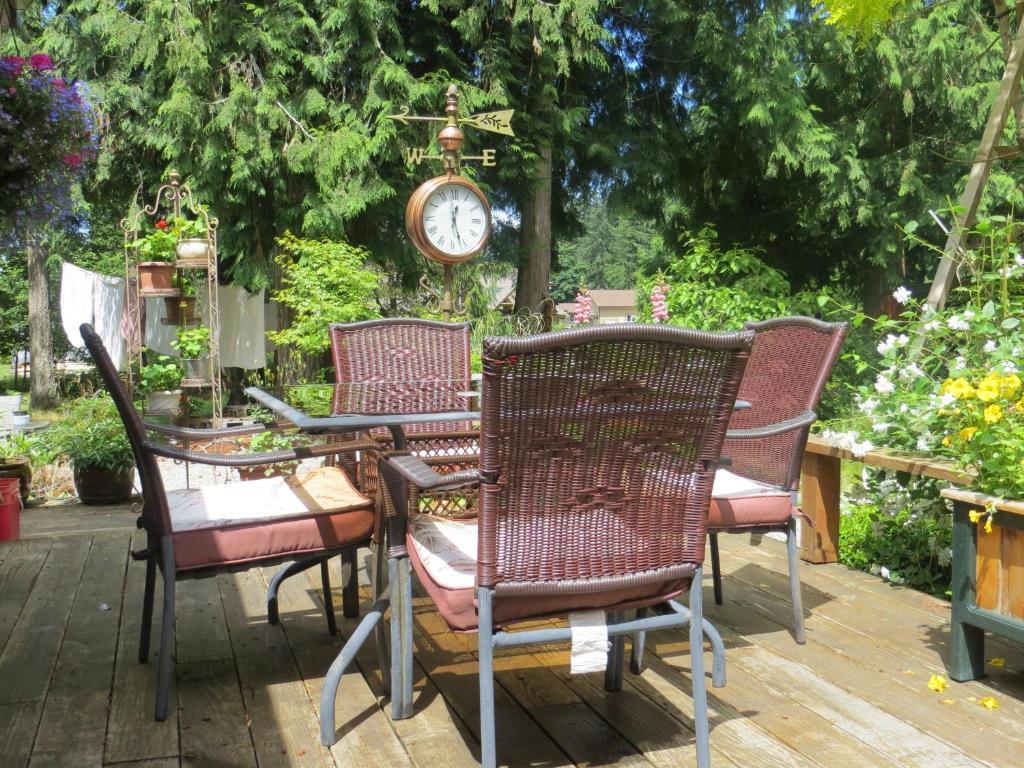 Tea Cozy Bed & Breakfast Qualicum Beach Exterior photo