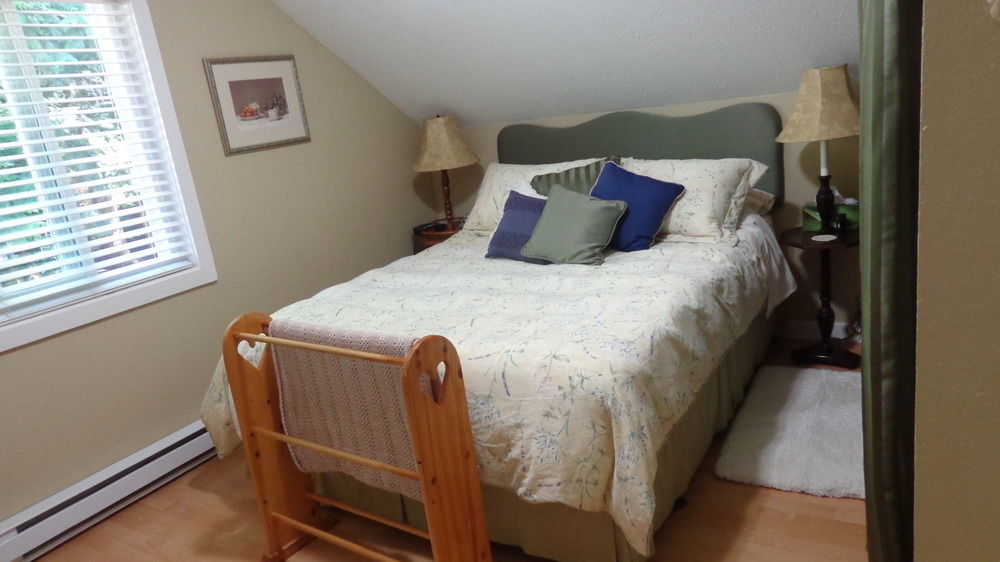 Tea Cozy Bed & Breakfast Qualicum Beach Exterior photo