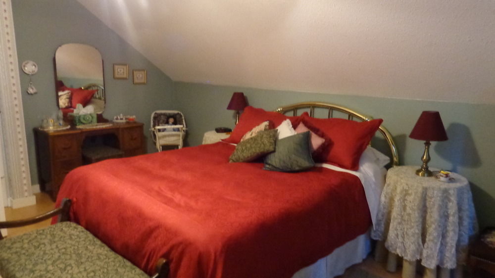 Tea Cozy Bed & Breakfast Qualicum Beach Exterior photo