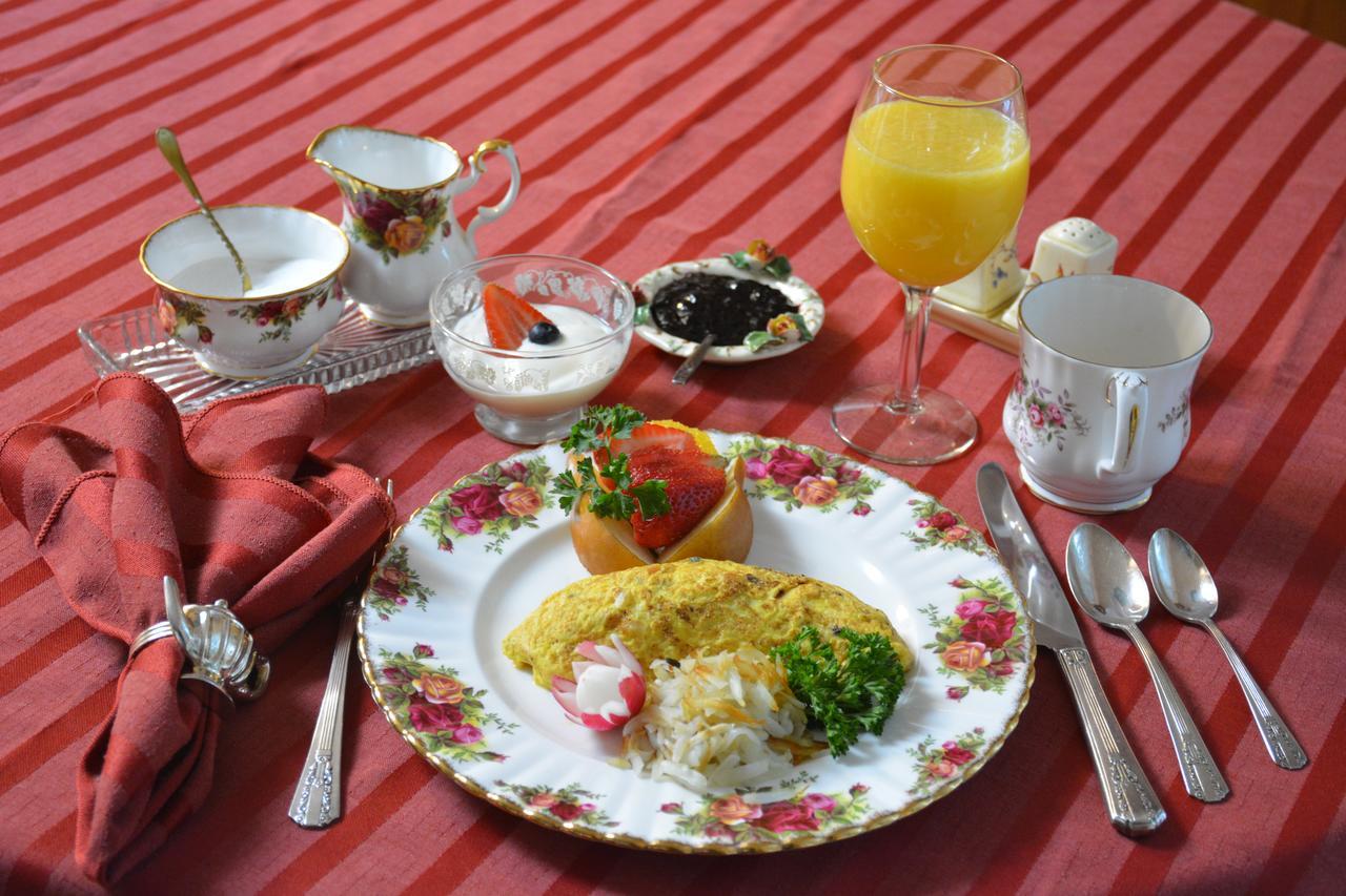 Tea Cozy Bed & Breakfast Qualicum Beach Exterior photo