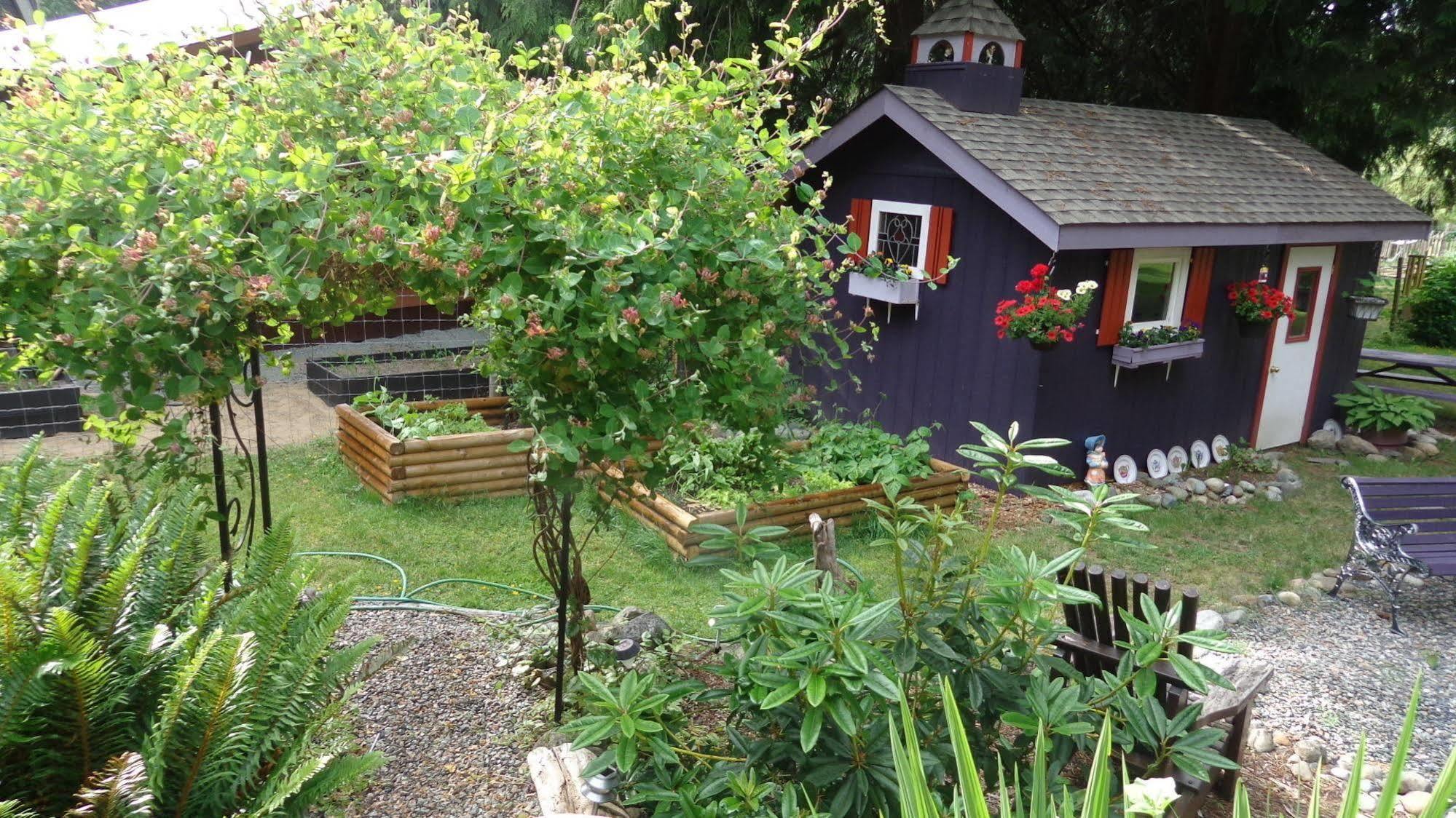 Tea Cozy Bed & Breakfast Qualicum Beach Exterior photo