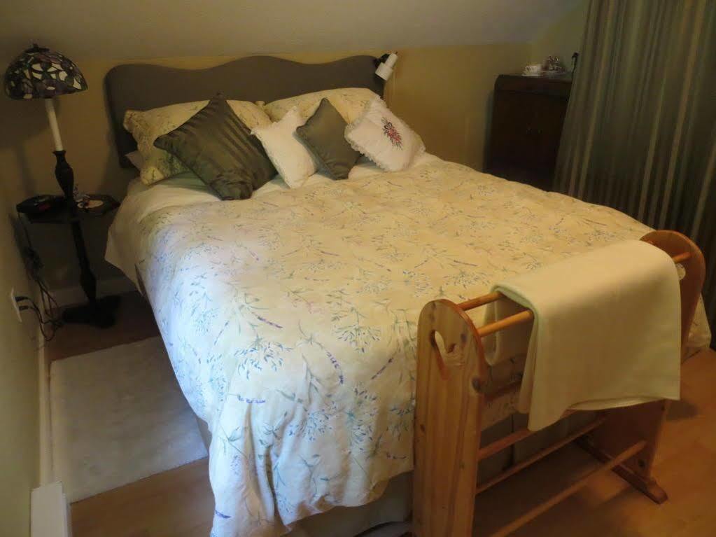 Tea Cozy Bed & Breakfast Qualicum Beach Exterior photo