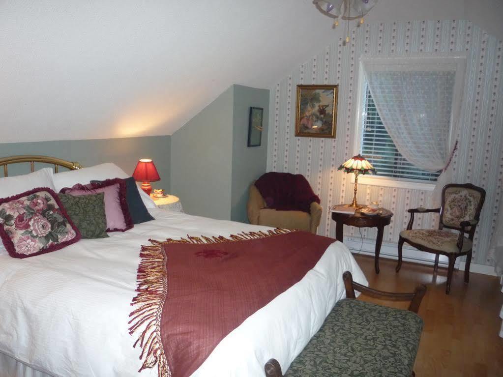 Tea Cozy Bed & Breakfast Qualicum Beach Exterior photo